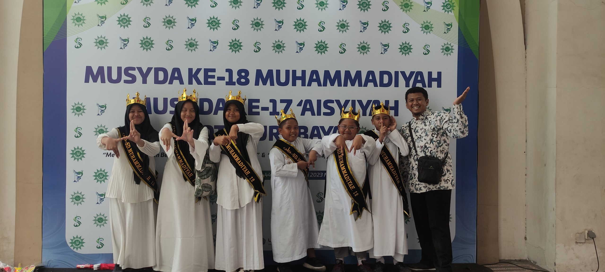 6 Siswa kelas 6 tampil memeriahkan Menggembirakan Musyda Surabaya